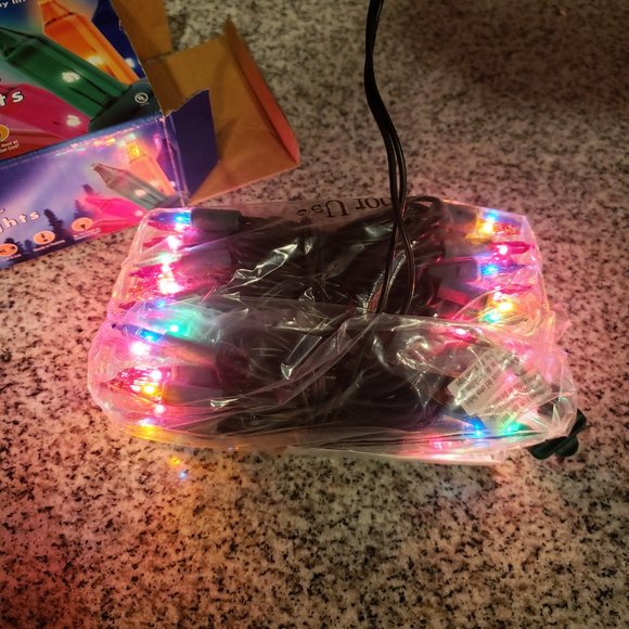 NIB 100 Multi-Color Christmas Lights Indoor/Outdoor Flashing Bulb ~ 5 AVAILABLE - Picture 2 of 8
